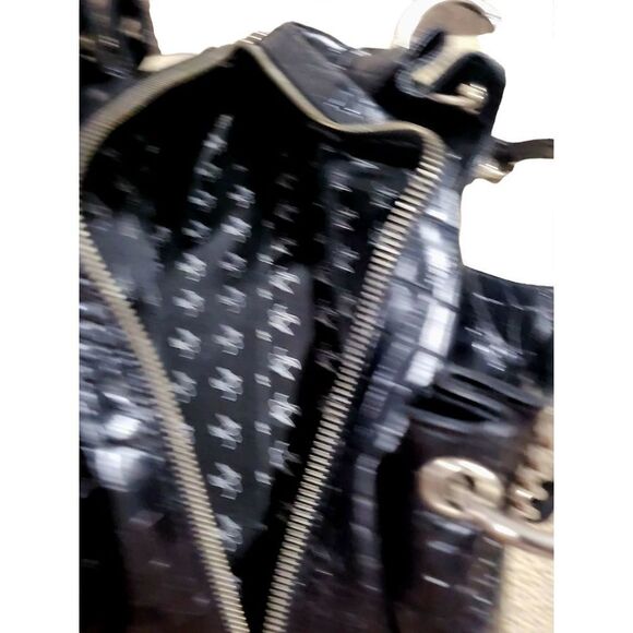 Isabella Adam's Handbag   - Picture 5 of 8